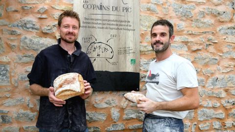 Parce qu’ils s’entendaient bien et partageaient des objectifs communs, Pierre Monroval (à g.) et Régis Passet (à d.) se sont associés pour créer Les Co’Pains du Pic.© A. Valois Parce qu’ils s’entendaient bien et partageaient des objectifs communs, Pierre Monroval (à g.) et Régis Passet (à d.) se sont associés pour créer Les Co’Pains du Pic.© A. Valois